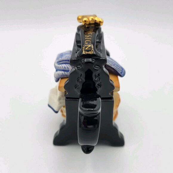 Cardew Design England Washing Mangle Two Piece Decorative Mini Teapot - Picture 3 of 9